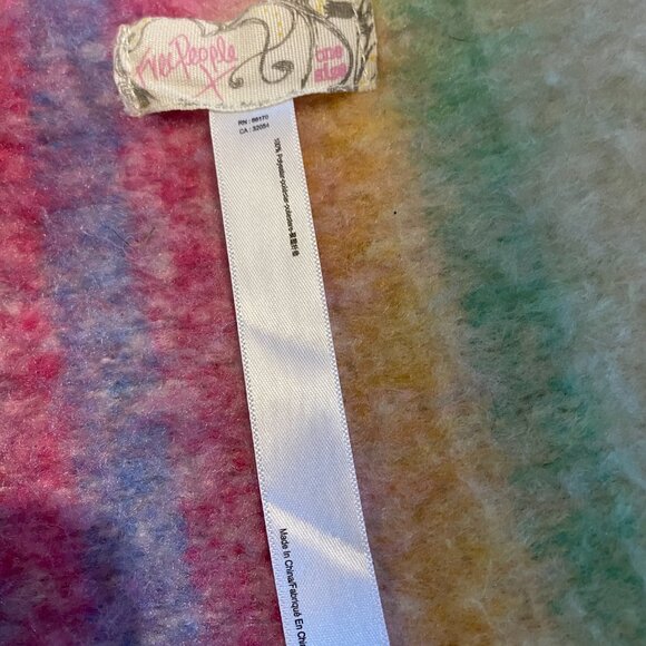 FREE PEOPLE Fringe Throw Blanket - SO soft!! - Picture 8 of 12